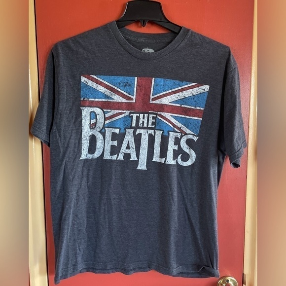 2014 Apple corp Other - The Beatles  2014 Gray Shirt. British Flag.  XL EUC